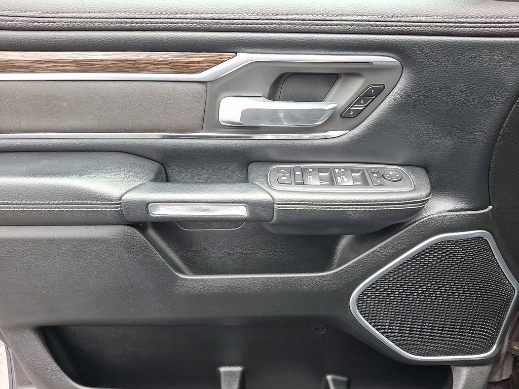 Used 2019 RAM 1500 Laramie AWD/4WD image 14