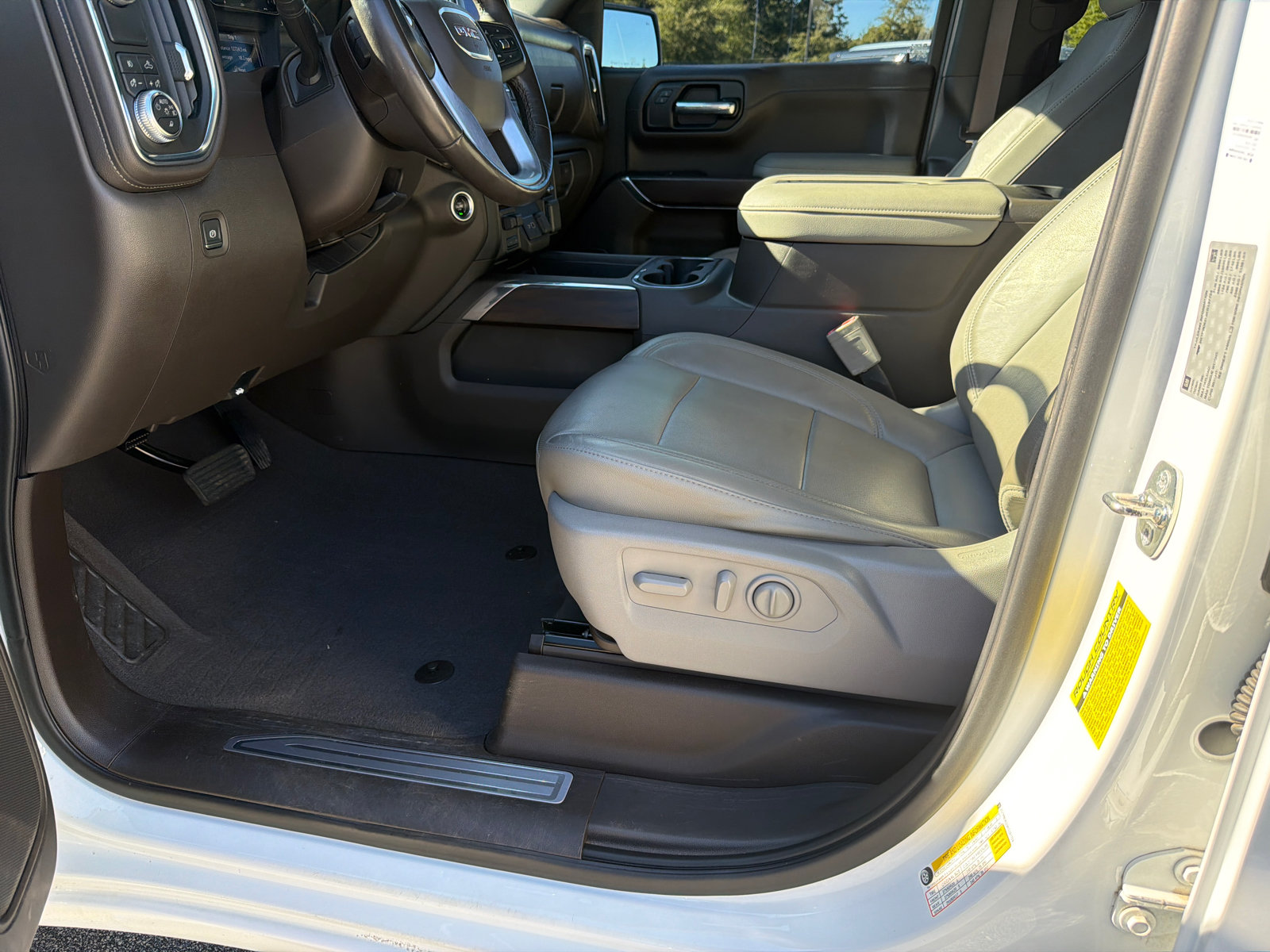Used 2019 GMC Sierra 1500 SLT w/ SLT Premium Package RWD image 9