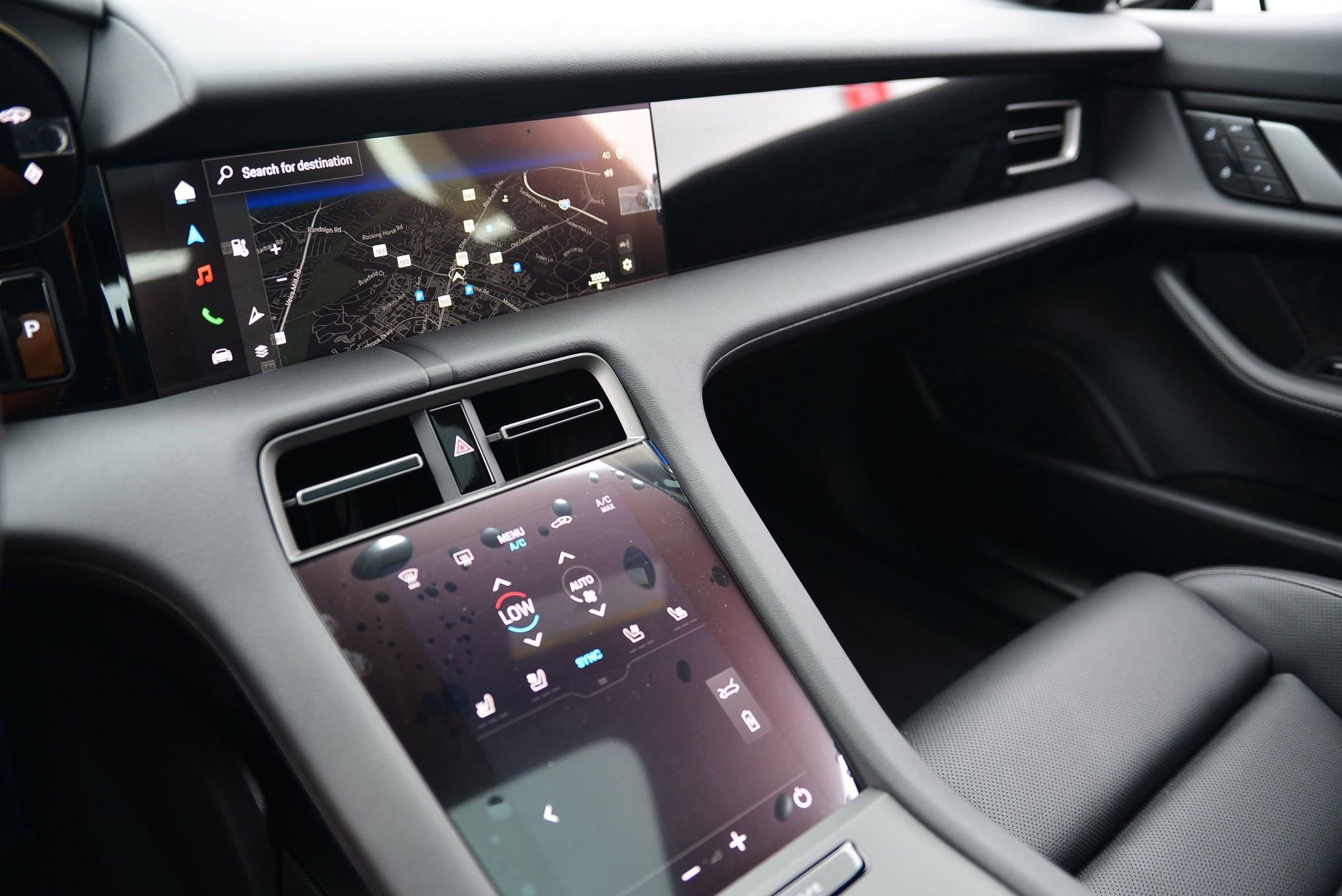 Used 2025 Porsche Taycan image 30