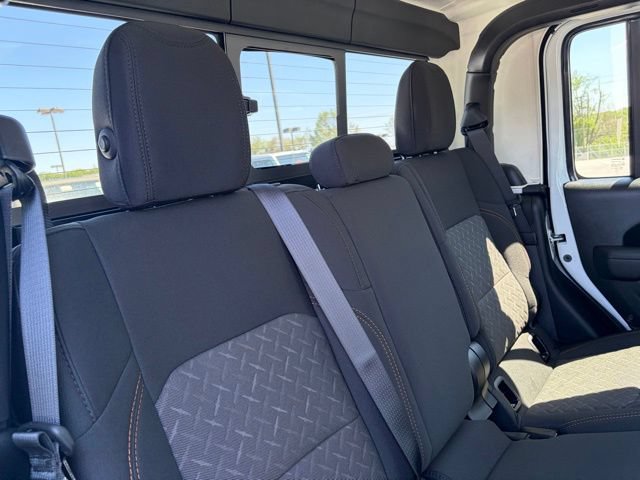 New 2026 Jeep Gladiator Mojave w/ Safety Group AWD/4WD image 31