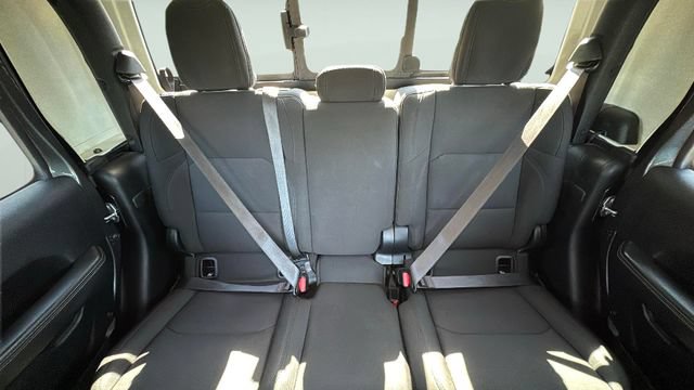 Used 2021 Jeep Gladiator Overland AWD/4WD image 26