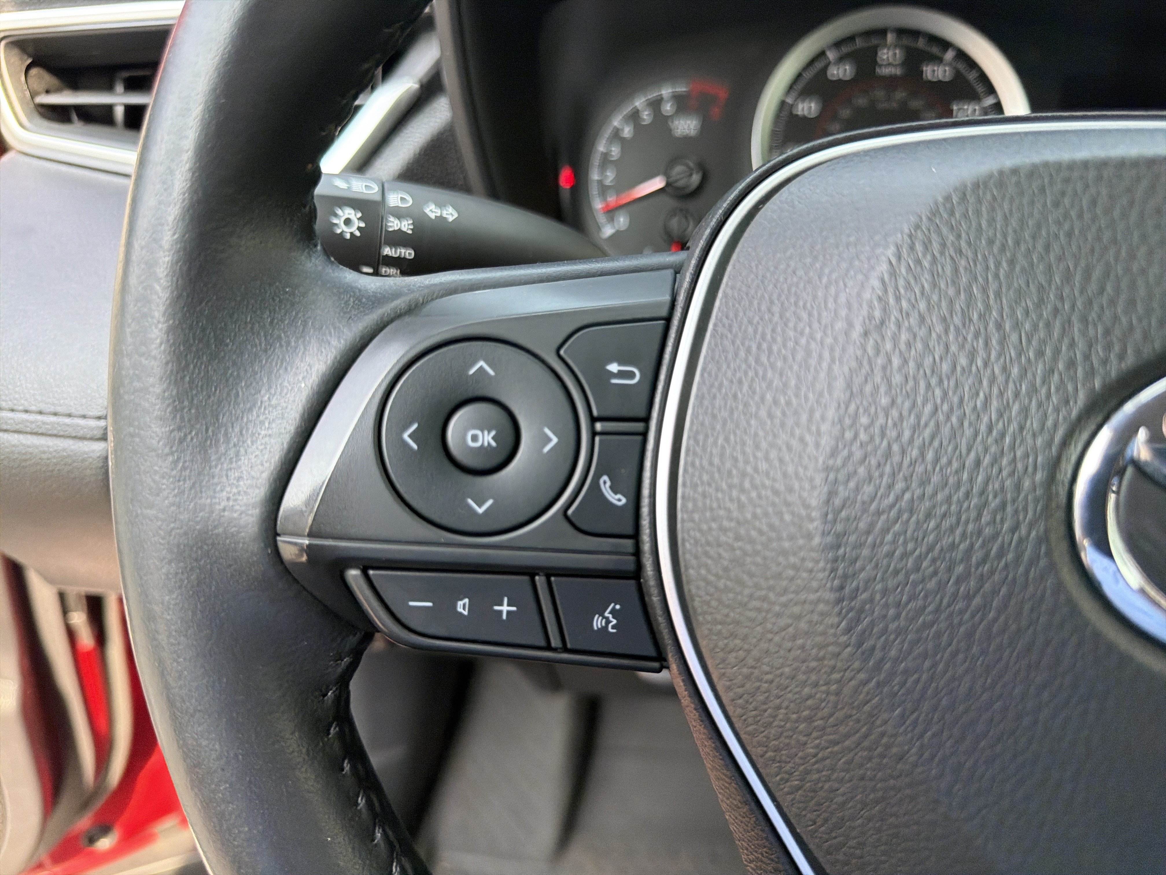 Used 2022 Toyota Corolla Cross LE w/ Moonroof Package FWD image 24