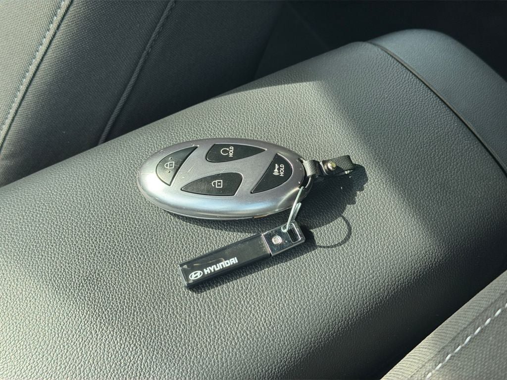 Certified 2025 Hyundai Elantra Sport FWD image 31