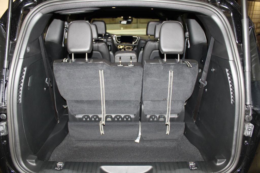 New 2026 Chrysler Pacifica Select image 33