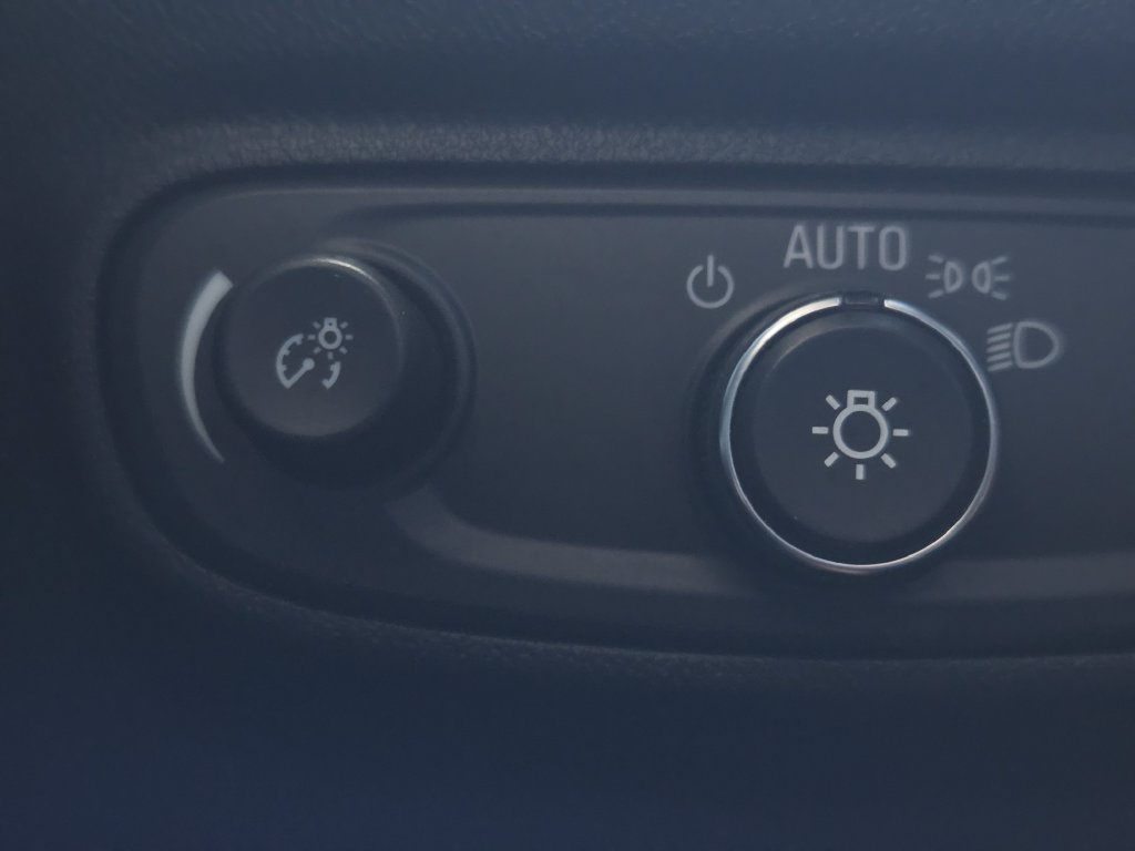 Used 2024 Chevrolet Equinox RS FWD image 23