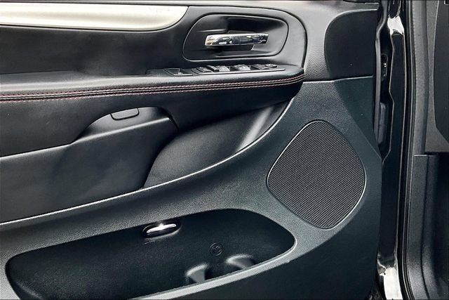 Used 2018 Dodge Grand Caravan GT image 17