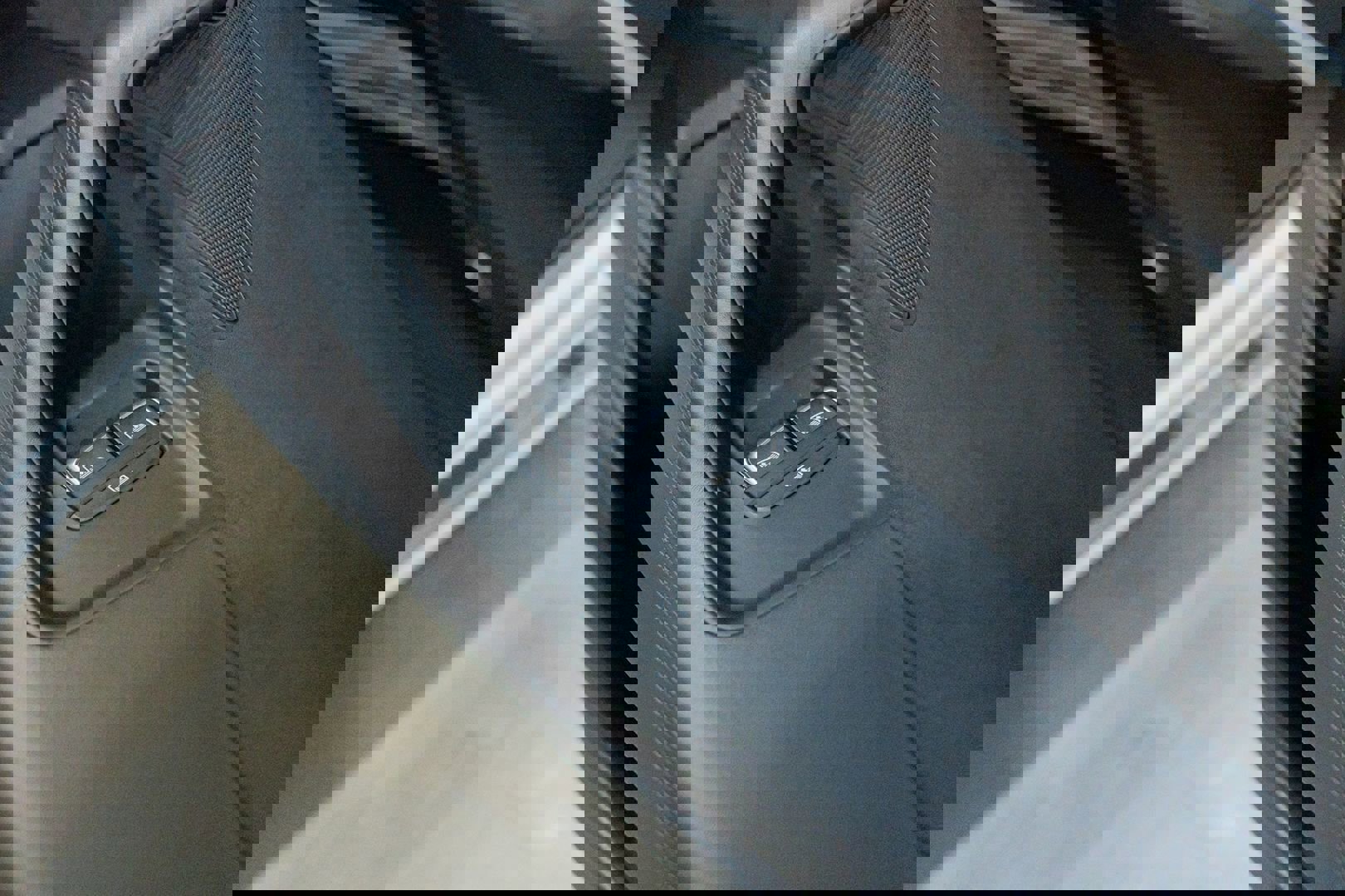 Used 2015 Audi A8 L TDI w/ Premium Package image 27