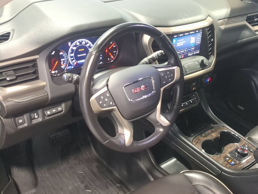 Used 2021 GMC Acadia Denali w/ Denali Ultimate Package AWD/4WD image 12