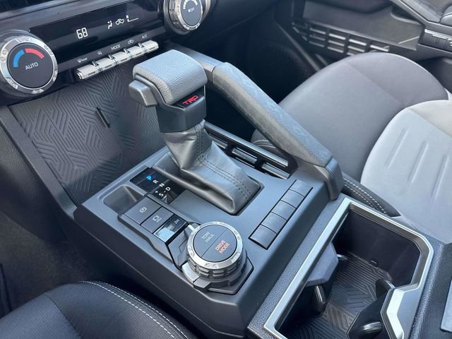 Used 2025 Toyota Tacoma TRD Sport image 32