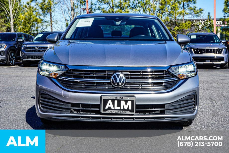 Used 2024 Volkswagen Jetta SE FWD image 10