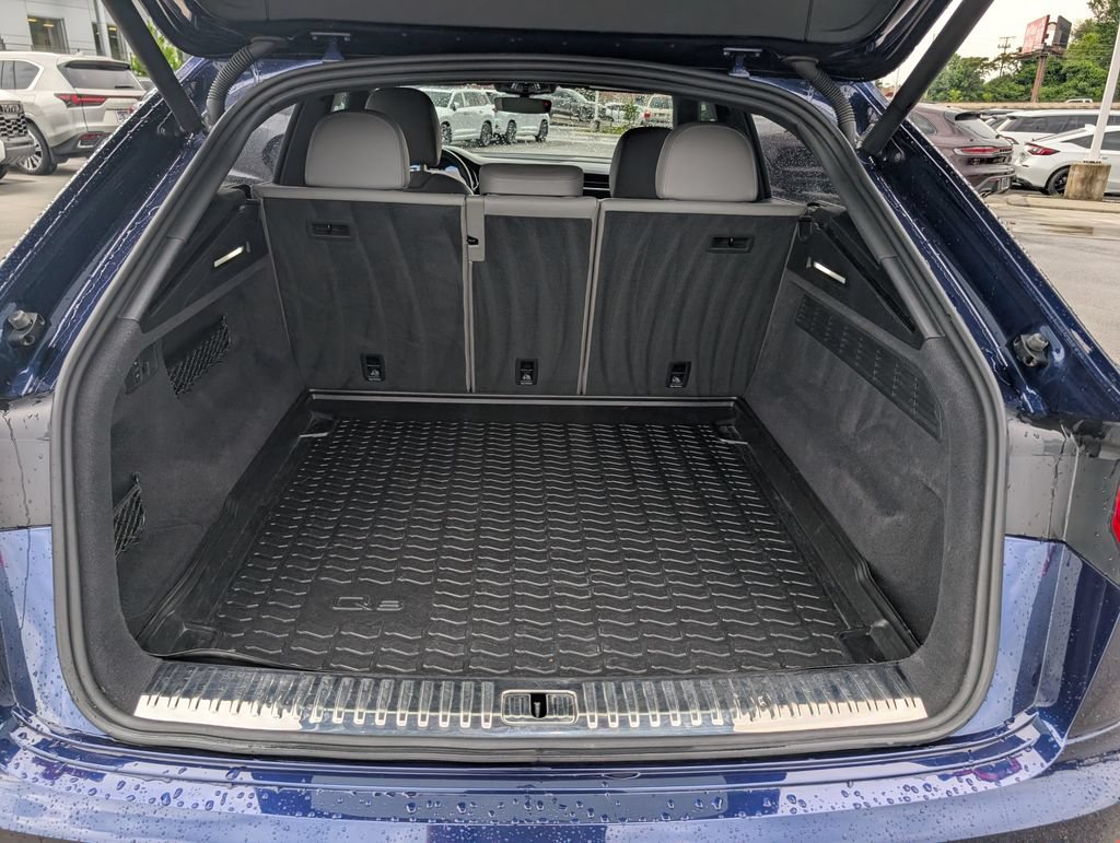 Used 2020 Audi Q8 Prestige AWD/4WD image 12