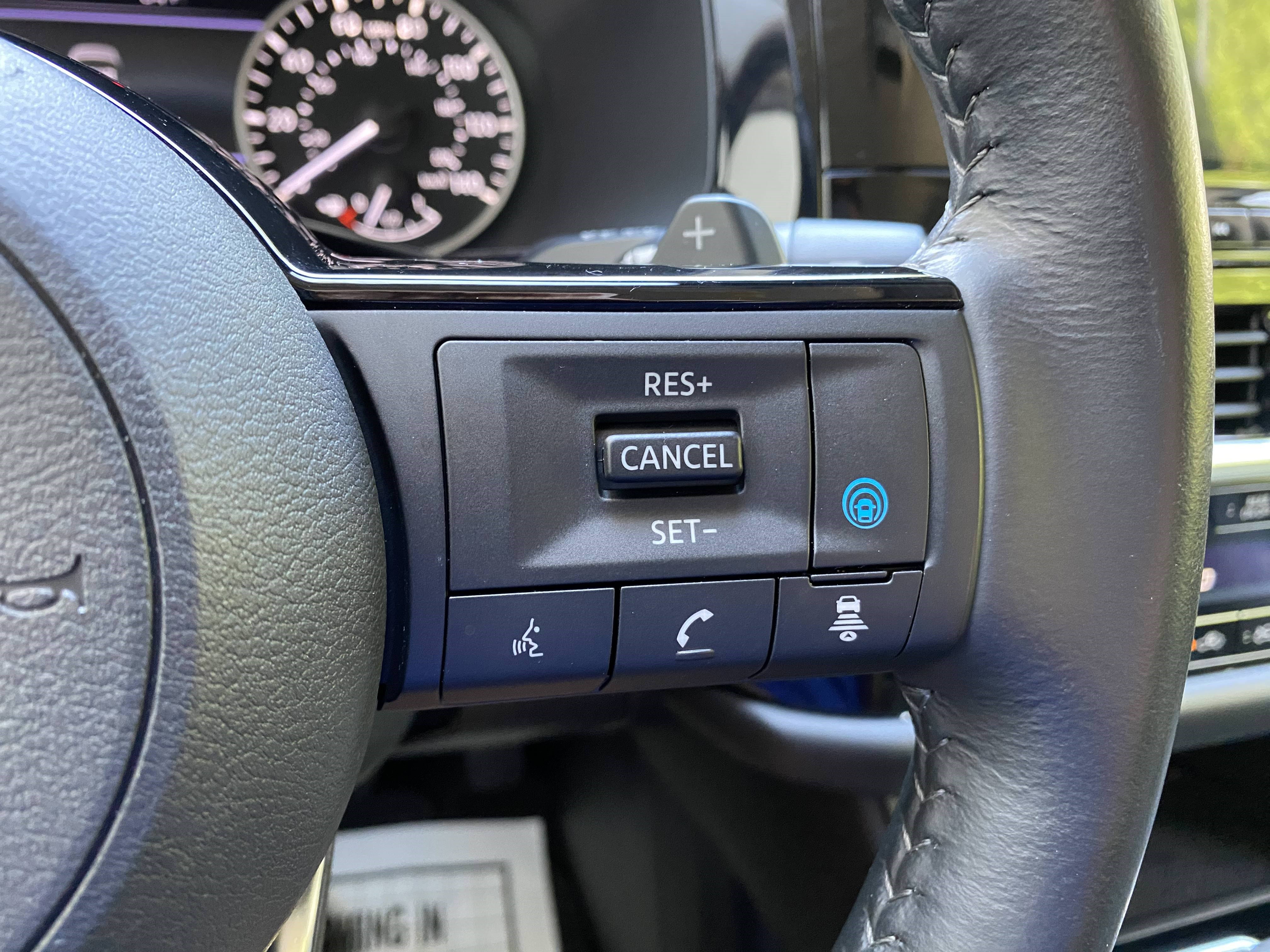 Used 2024 Nissan Pathfinder SL FWD image 20