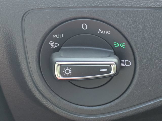 Used 2023 Volkswagen Atlas SE AWD/4WD image 32