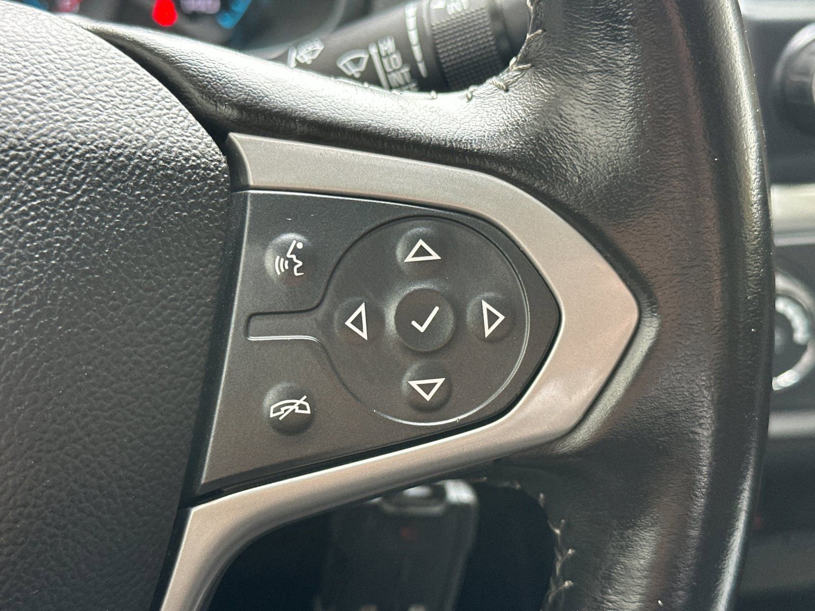 Used 2020 Chevrolet Colorado LT w/ LT Convenience Package image 25