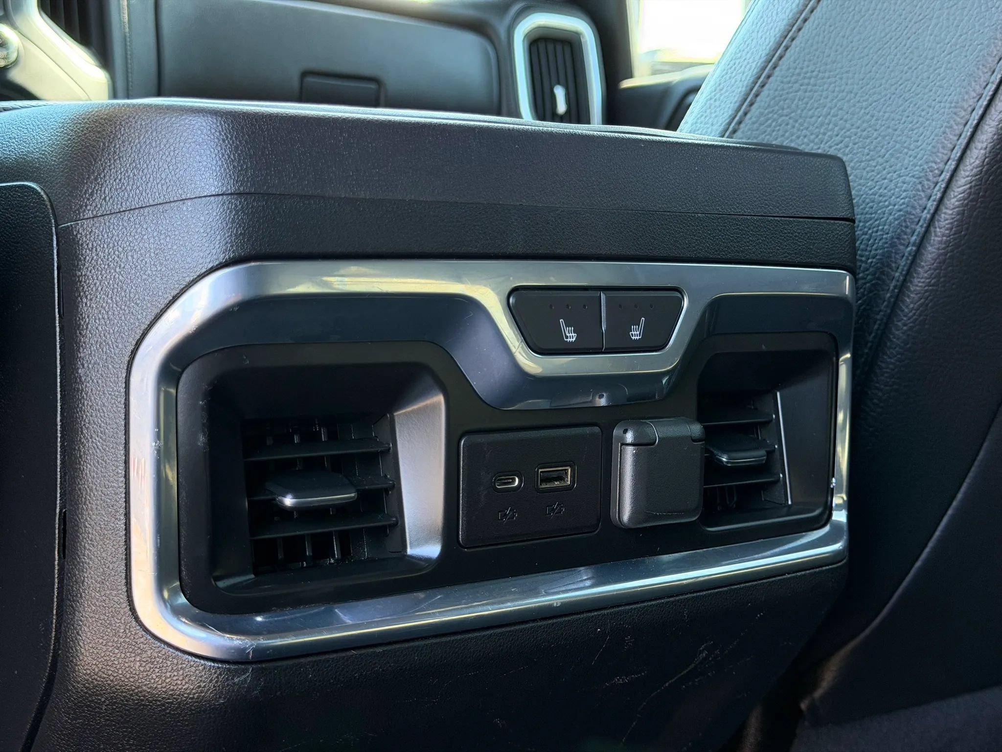 Used 2020 GMC Sierra 2500 Denali w/ Denali Ultimate Package AWD/4WD image 17