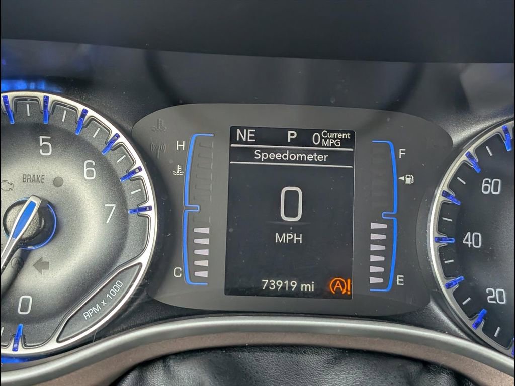 Used 2022 Chrysler Voyager LX image 10