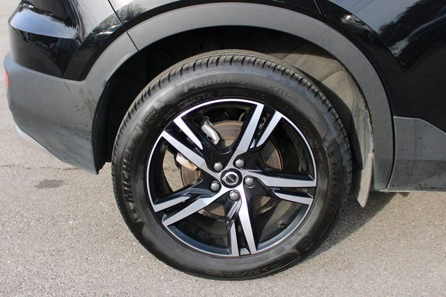 Used 2025 Volvo XC40 B5 Core image 39