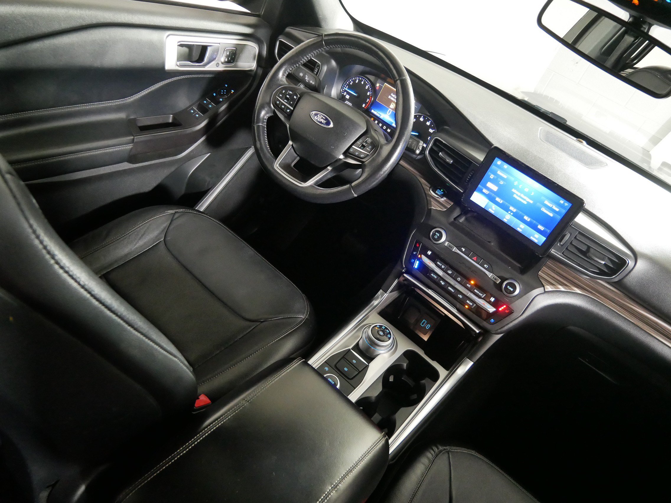 Used 2020 Ford Explorer Limited AWD/4WD image 9