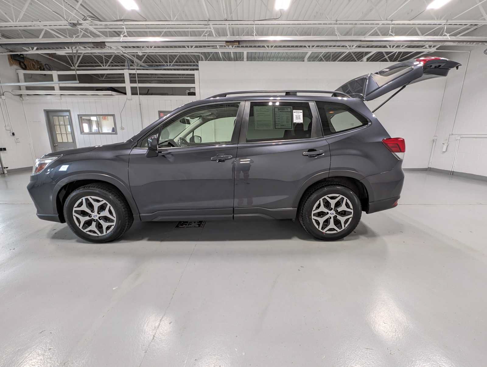 Used 2019 Subaru Forester Premium w/ Popular Package #1 AWD/4WD image 12