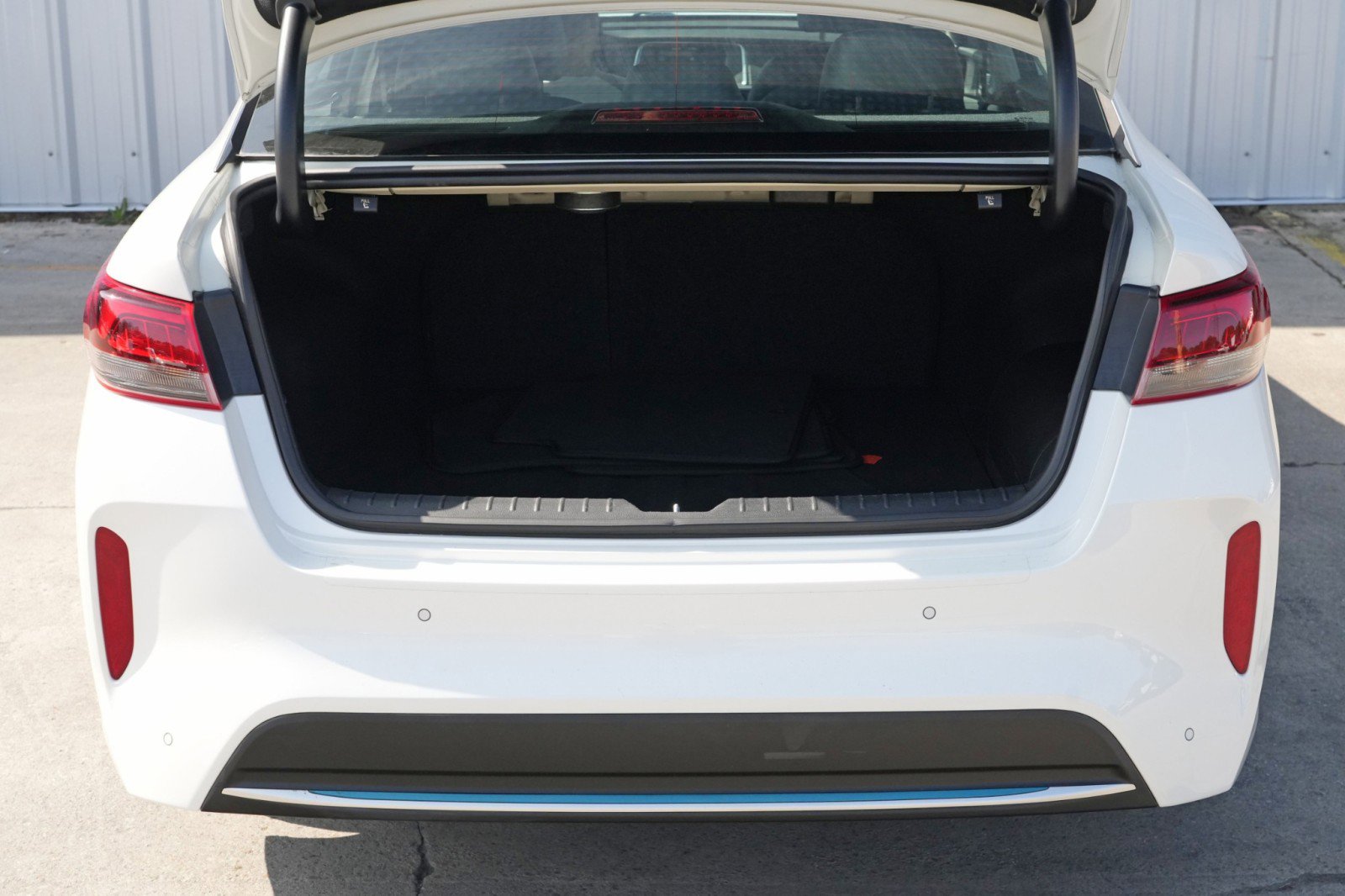 Used 2020 Kia Optima EX w/ Technology Package image 9