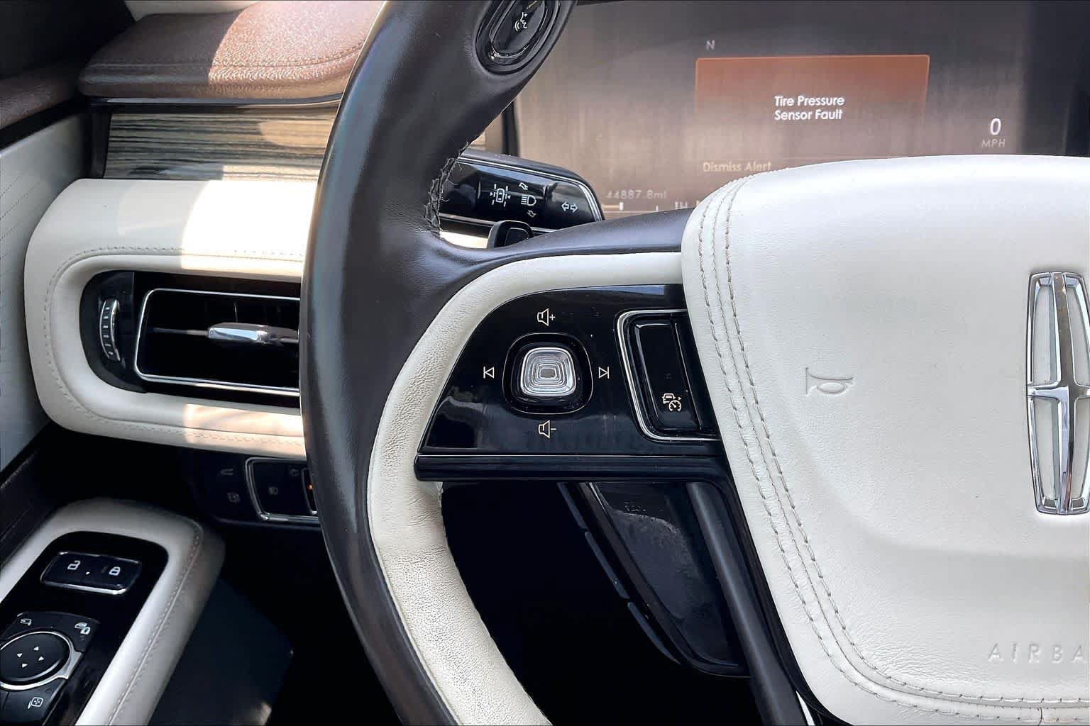 Used 2020 Lincoln Aviator Black Label Grand Touring w/ Class IV Trailer Tow Package AWD/4WD image 23