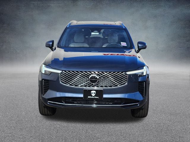 New 2026 Volvo XC90 B5 Core AWD/4WD image 2