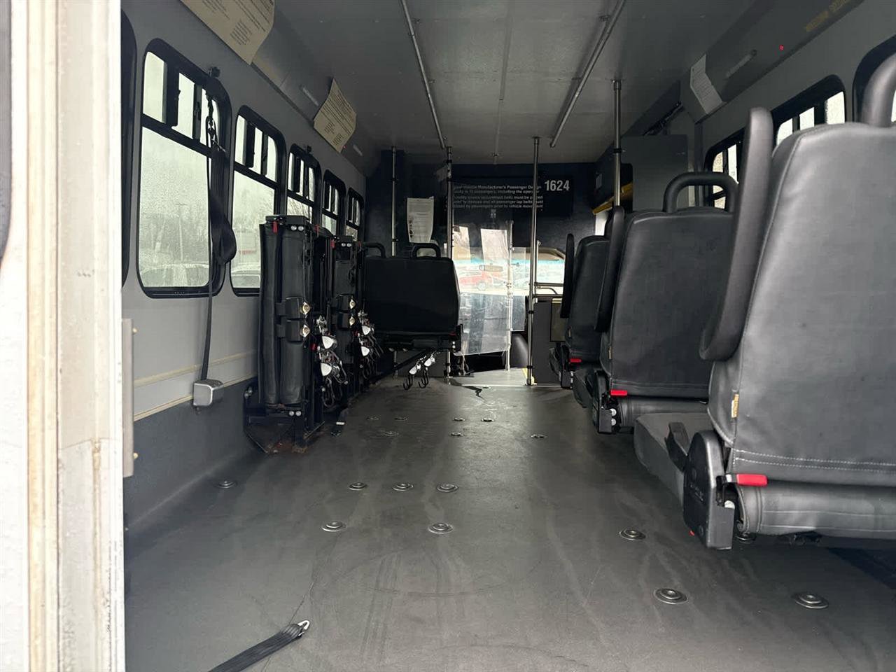 Used 2016 Chevrolet Express 4500 w/ Shuttle Bus Package RWD image 20