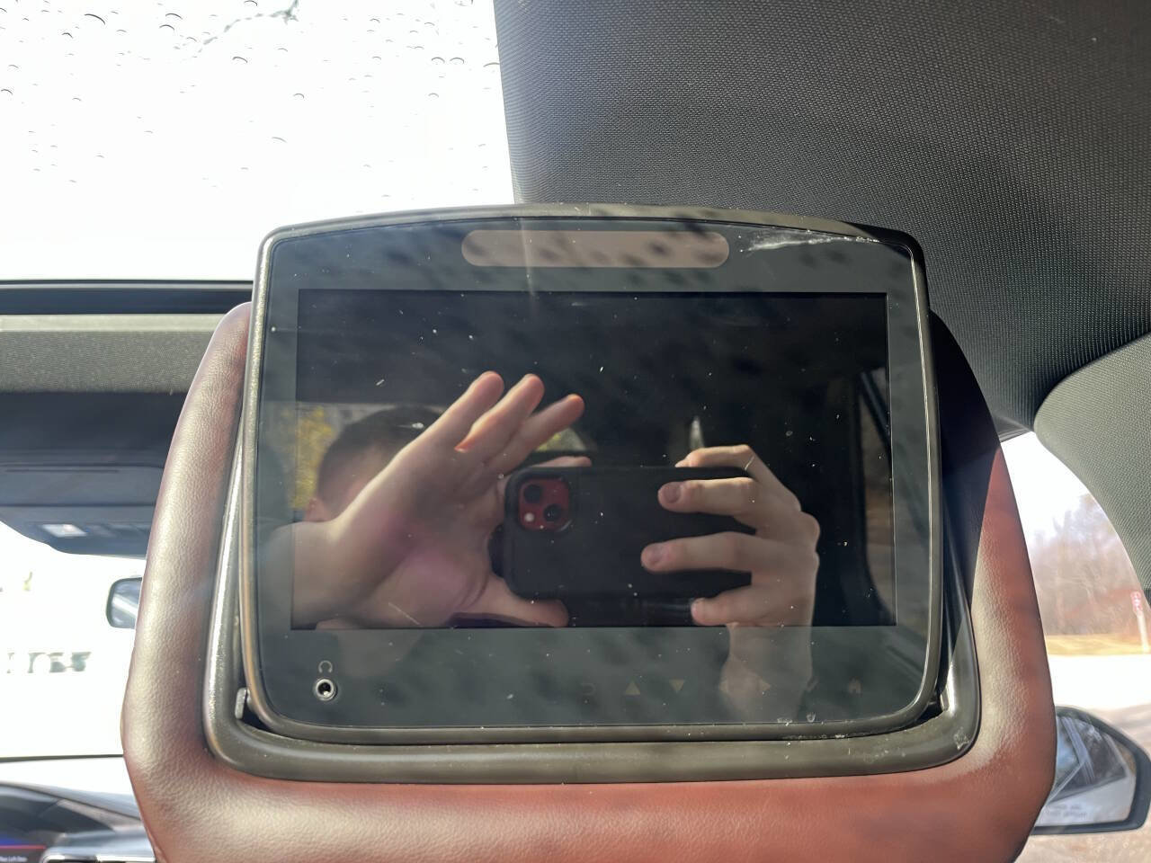 Used 2020 Ford Explorer Platinum image 32