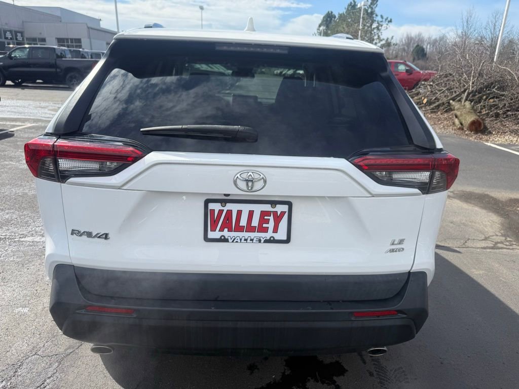 Used 2023 Toyota RAV4 XLE AWD/4WD image 4