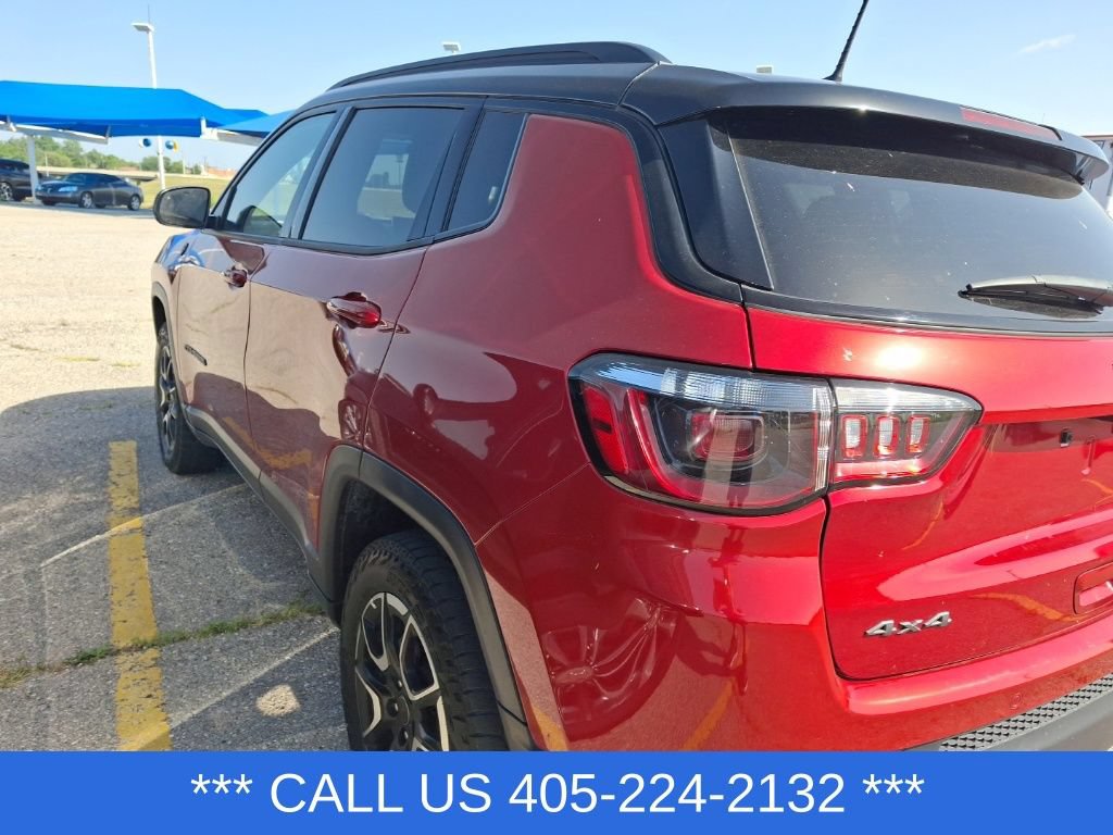 Used 2025 Jeep Compass Trailhawk AWD/4WD image 12