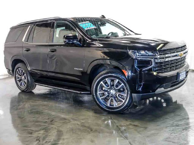 Used 2022 Chevrolet Tahoe LT w/ Luxury Package AWD/4WD image 2
