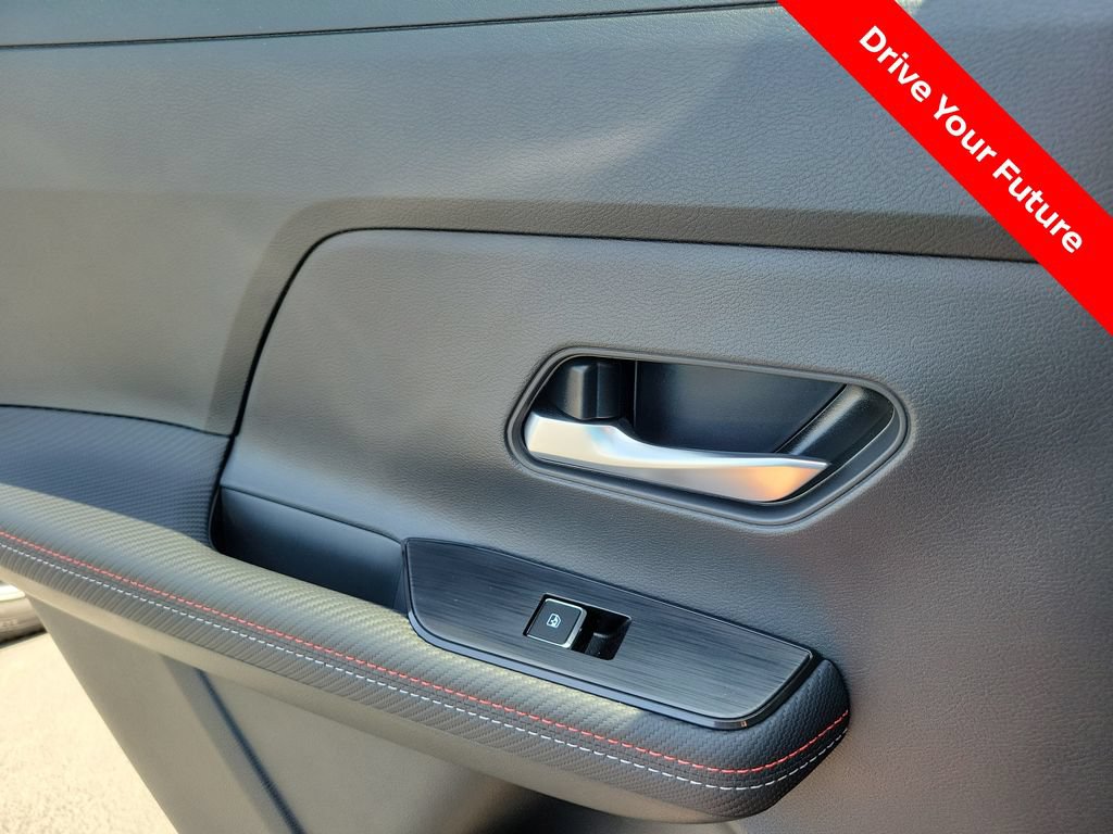 Certified 2025 Nissan Kicks SR FWD image 21