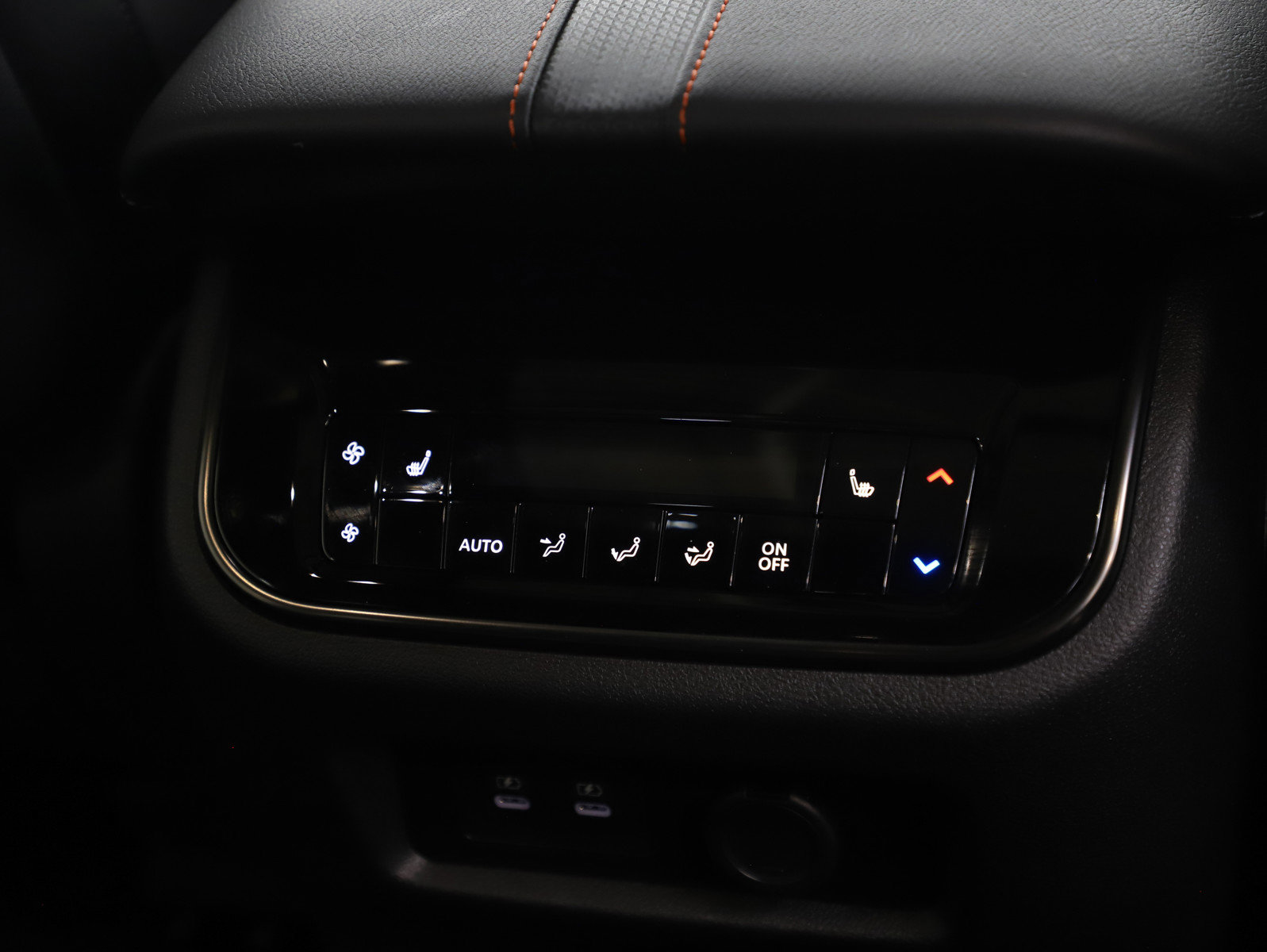 Used 2025 Nissan Armada PRO-4X w/ Pro-4X Premium Package image 17