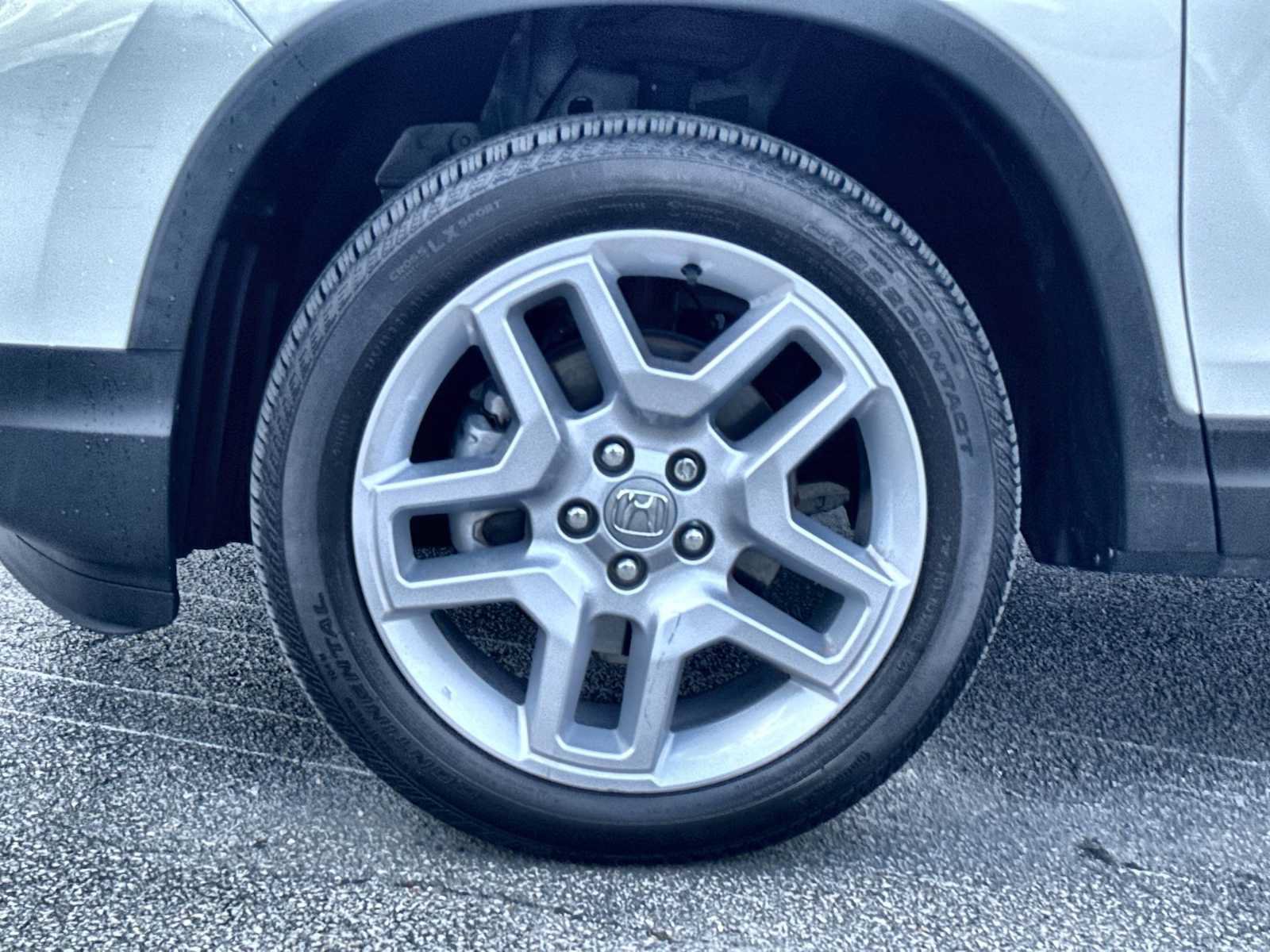 Used 2025 Honda Passport EX-L image 11