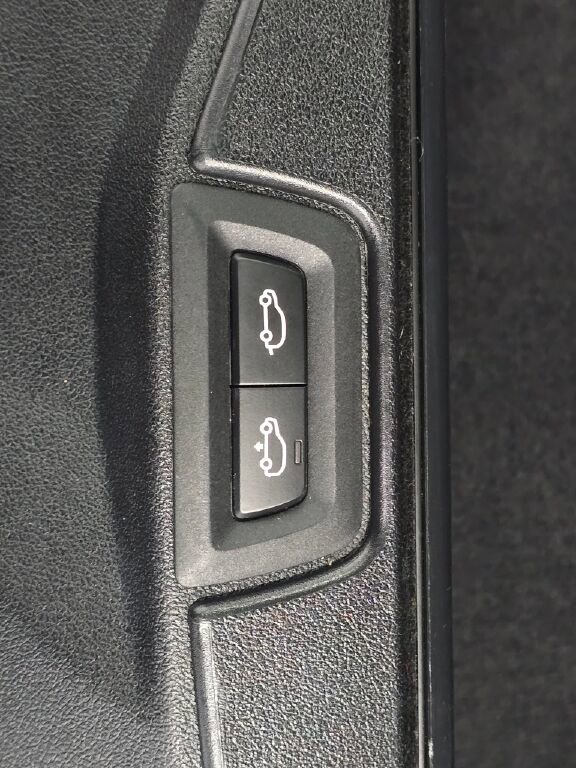 Used 2025 BMW X5 xDrive50e image 25