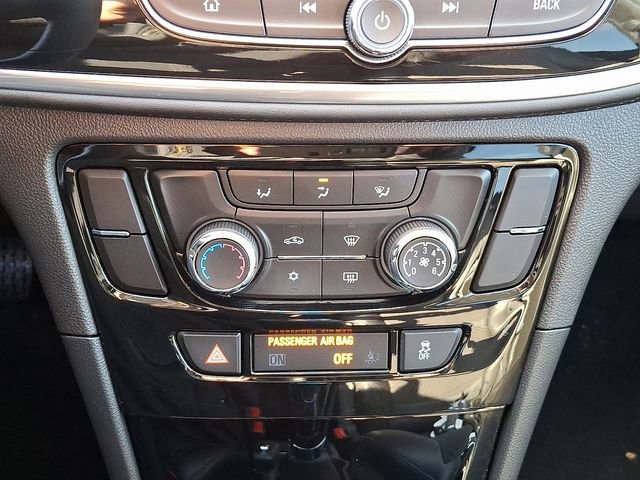 Used 2021 Buick Encore Preferred image 16