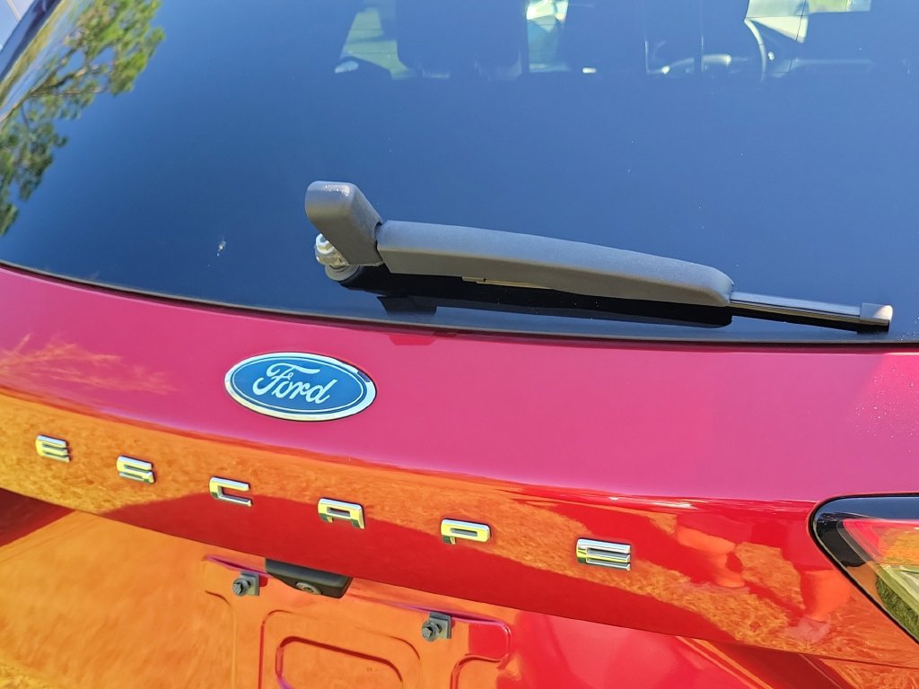 Used 2020 Ford Escape SE FWD image 16