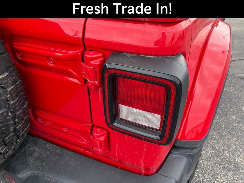 Used 2018 Jeep Wrangler Unlimited Sahara w/ Uconnect 4C Nav & Sound Group image 10