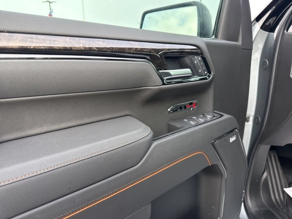 New 2026 GMC Sierra 1500 AT4 w/ Technology Package AWD/4WD image 11