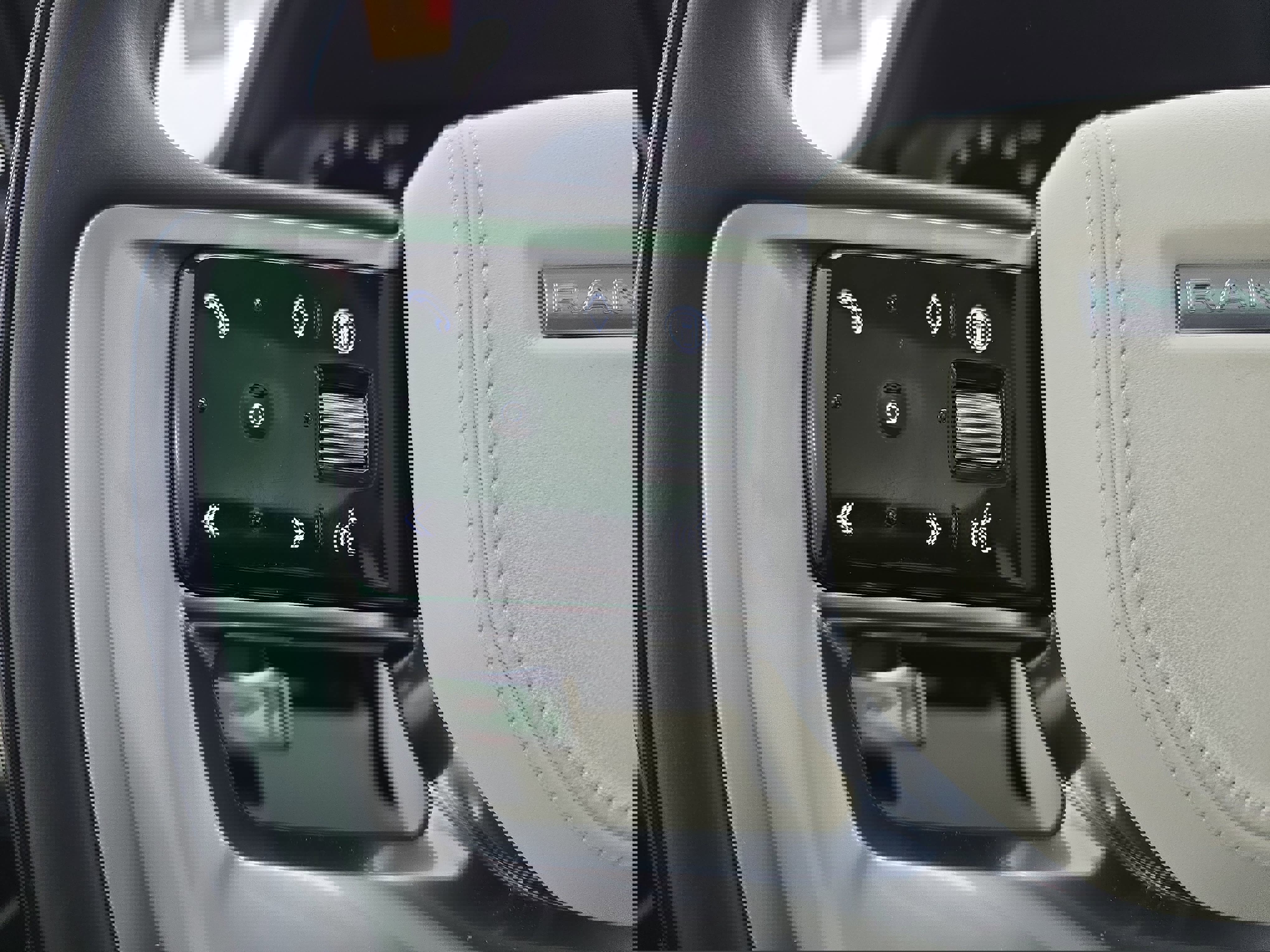 Used 2025 Land Rover Range Rover SE image 17