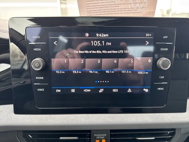 Certified 2025 Volkswagen Jetta SE w/ Sunroof Package image 26