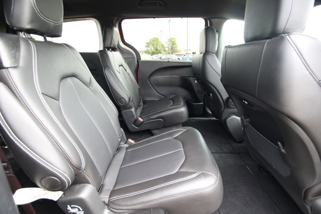 Used 2026 Chrysler Pacifica Select AWD/4WD image 9
