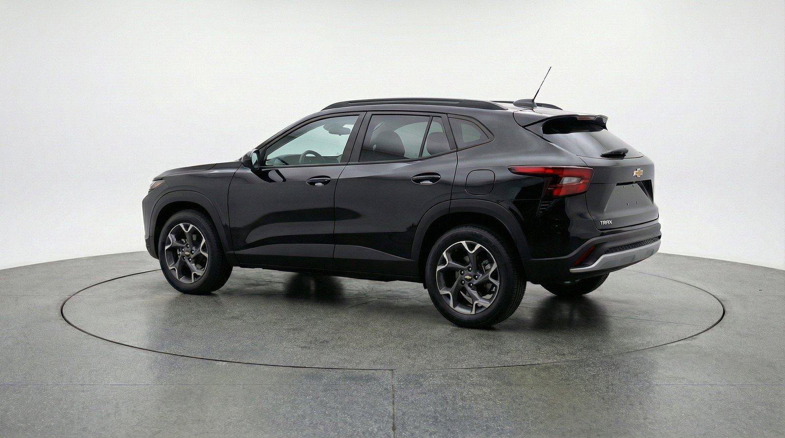 Used 2025 Chevrolet Trax LT w/ LT Convenience Package FWD image 6