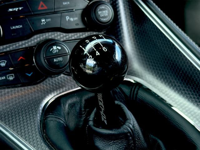 Used 2015 Dodge Challenger SRT Hellcat RWD image 25