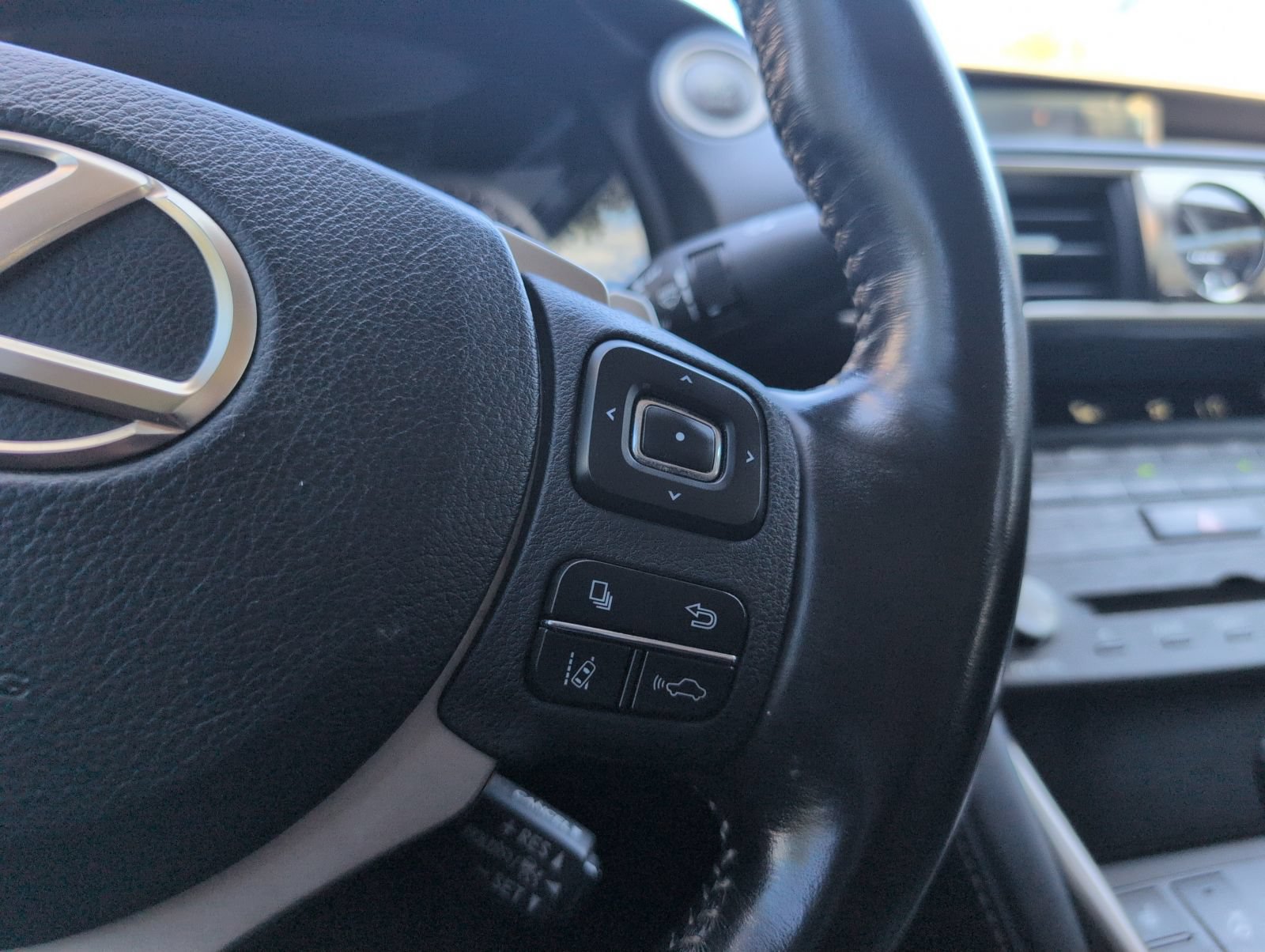 Used 2020 Lexus IS 300 w/ Premium Package RWD image 14