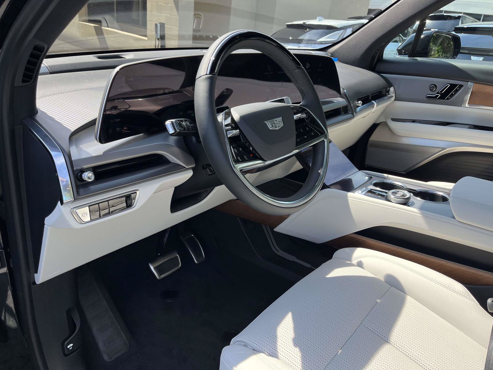 New 2027 Cadillac Vistiq Sport AWD/4WD image 17