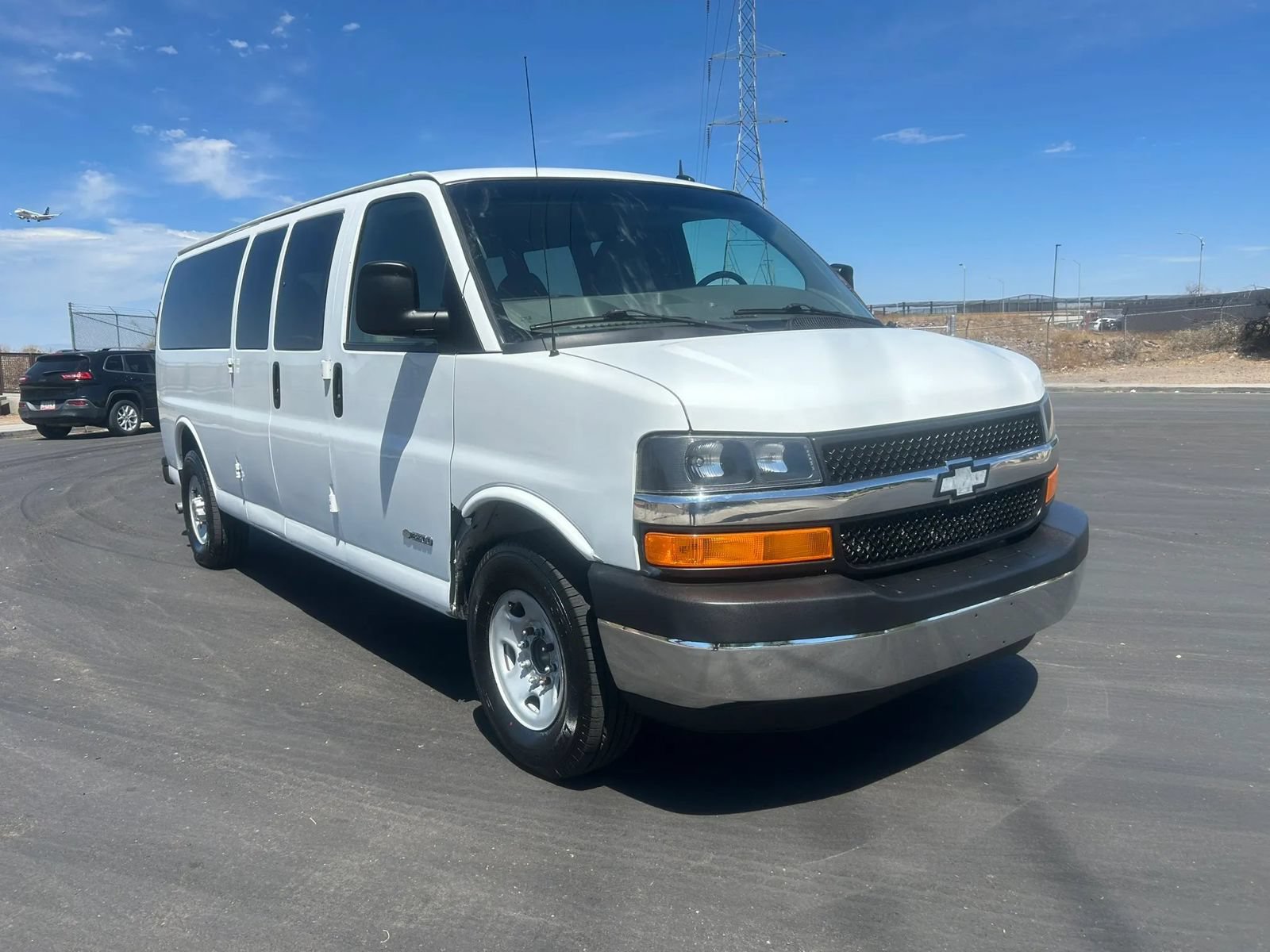 Used 2015 Chevrolet Express 3500 LT w/ LT Preferred Equipment Group RWD image 3