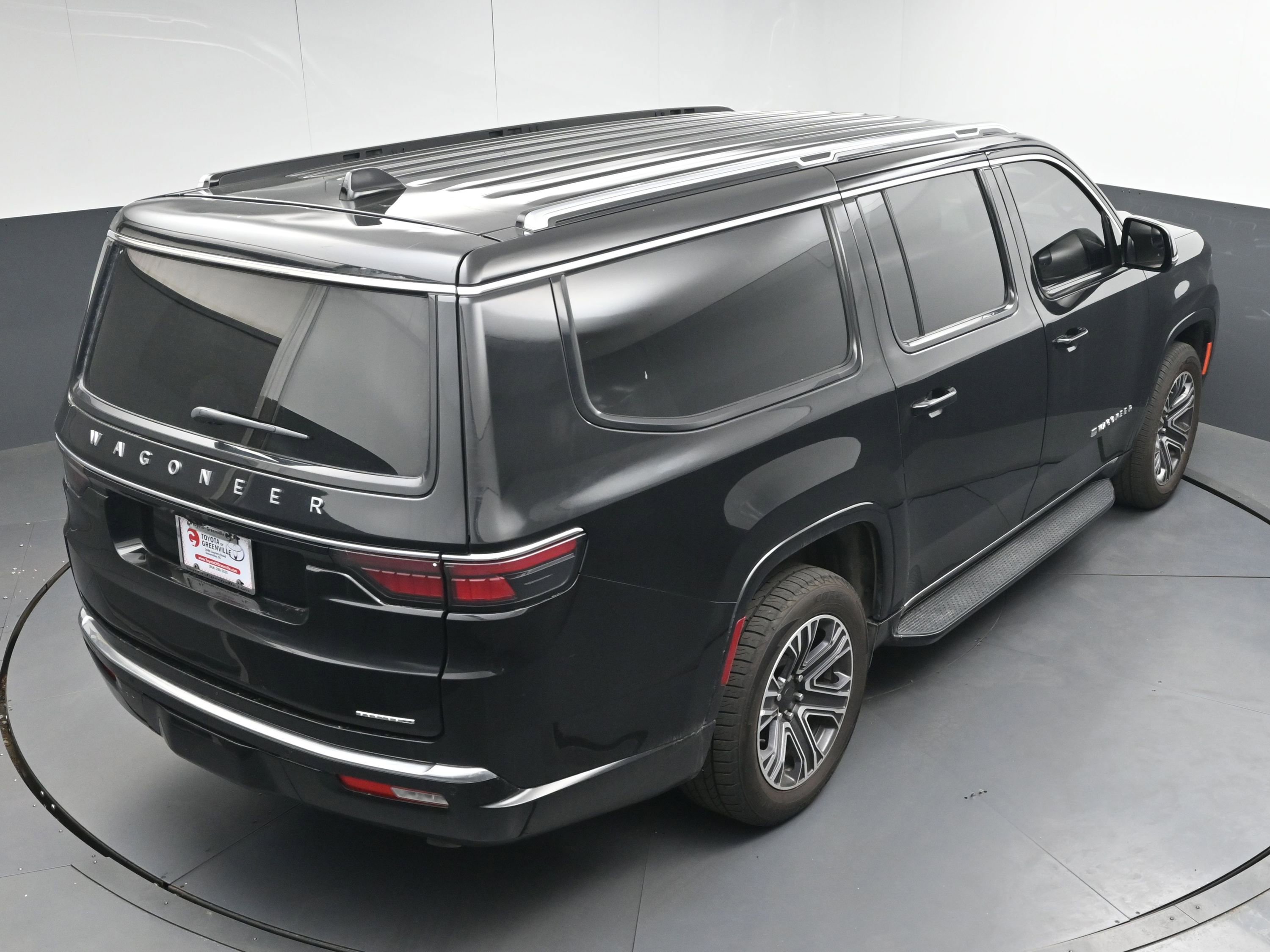 Used 2024 Jeep Wagoneer L Series II w/ Flexible Seating Group image 34