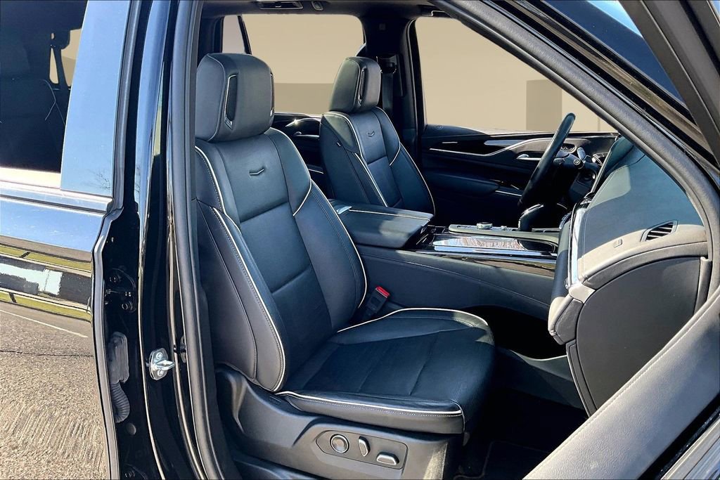 Certified 2024 Cadillac Escalade Sport w/ Touring Package AWD/4WD image 7