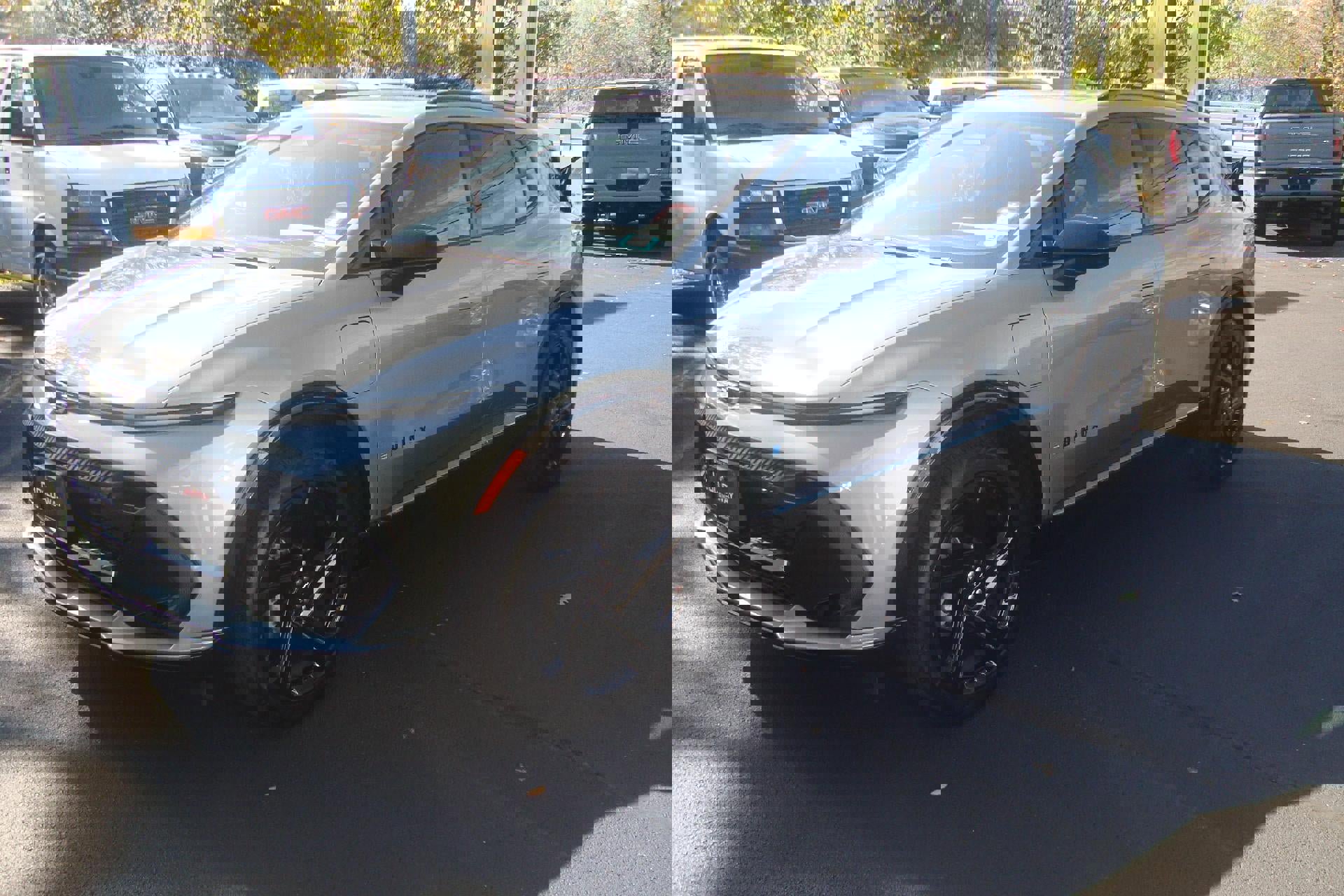 Used 2025 Chevrolet Equinox EV RS image 1